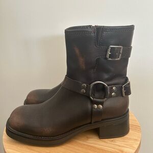 Steve Madden Brown Brixton Boots